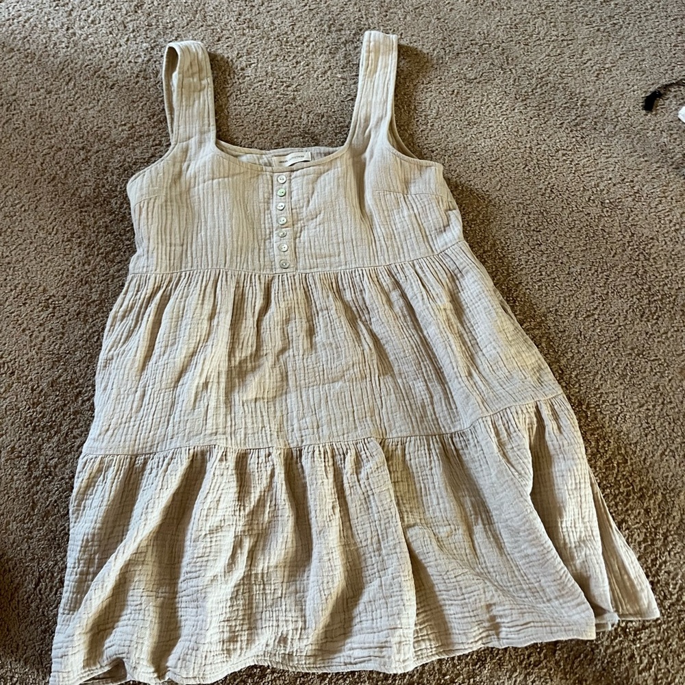 Tan babydoll Urban Outfitters dress. Fits size S